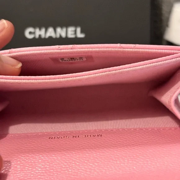 Chanel 22K Pink wallet/ card holder - Picture 7 of 11